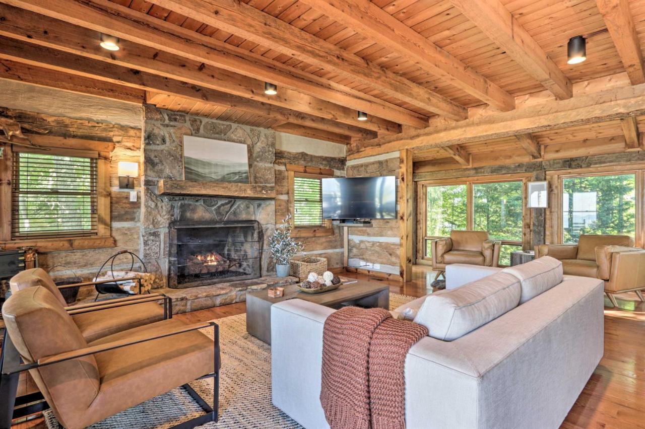 Upscale Gatlinburg Cabin Deck, Fire Pit And Hot Tub Exterior foto